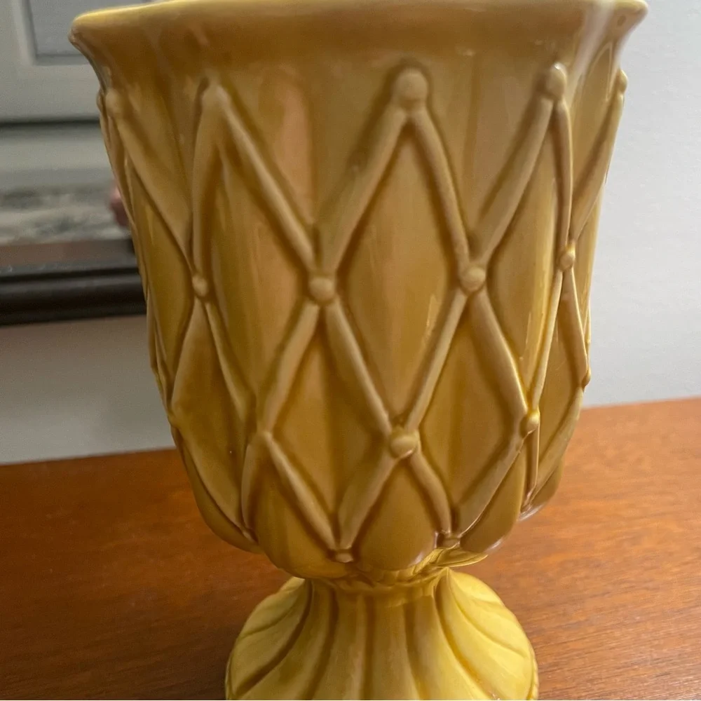 Vintage Heathrow By Brody N-400 Harvest Yellow Pedestal Planter Vase MCM 6”